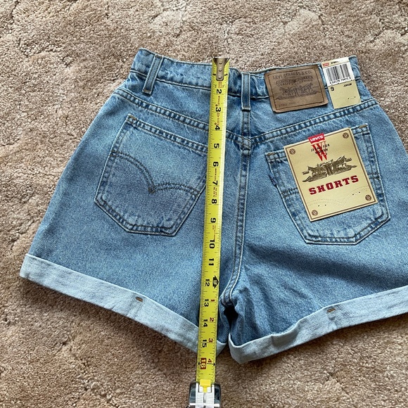 Levi’s Juniors Jean Shorts - Picture 9 of 9